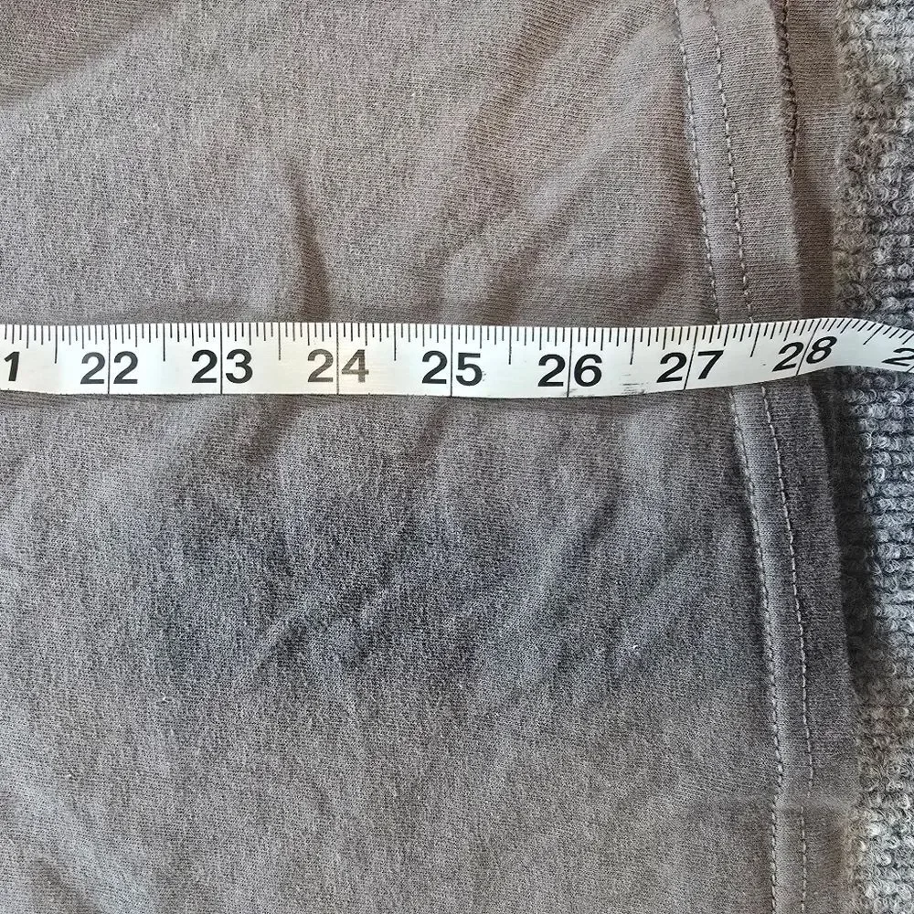 TLC Vintage Style Band T Shirt 90s Music Graphic Tee XL Unisex - Picture 4 of 6